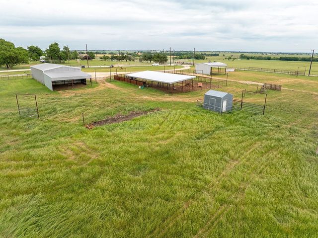 1010 County Road 382, Era, TX 76238
