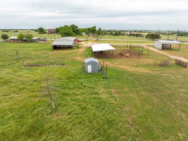 1010 County Road 382, Era, TX 76238
