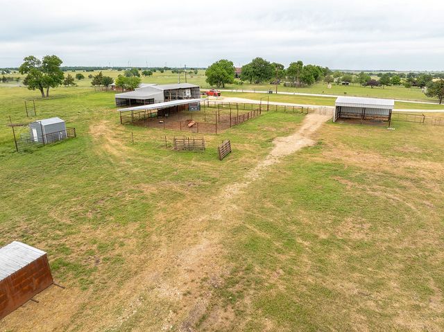 1010 County Road 382, Era, TX 76238