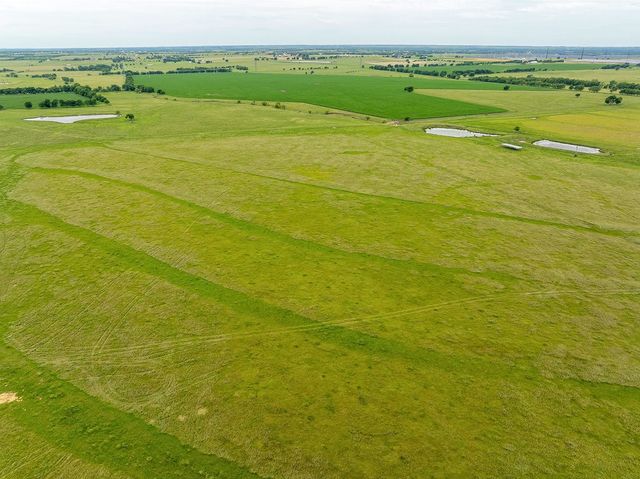 1010 County Road 382, Era, TX 76238