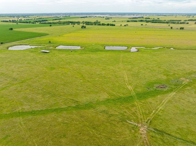 1010 County Road 382, Era, TX 76238