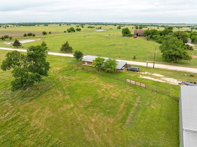 1010 County Road 382, Era, TX 76238