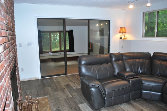 43 Camelot Drive, Bedford, NH 03110