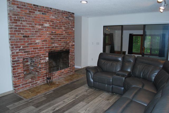 43 Camelot Drive, Bedford, NH 03110