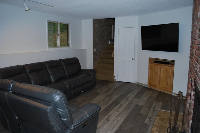 43 Camelot Drive, Bedford, NH 03110