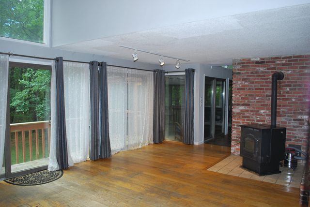 43 Camelot Drive, Bedford, NH 03110