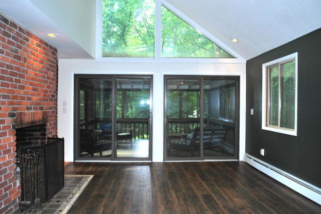 43 Camelot Drive, Bedford, NH 03110