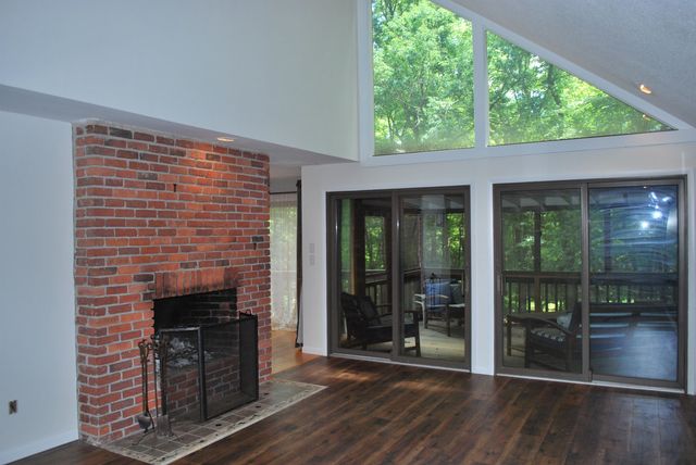 43 Camelot Drive, Bedford, NH 03110