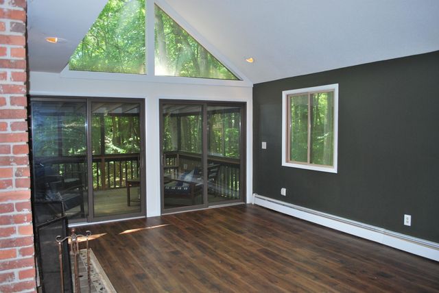 43 Camelot Drive, Bedford, NH 03110