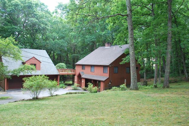 43 Camelot Drive, Bedford, NH 03110