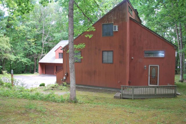 43 Camelot Drive, Bedford, NH 03110
