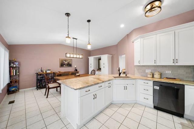 21626 W LARCH Drive, Plainfield, IL 60544