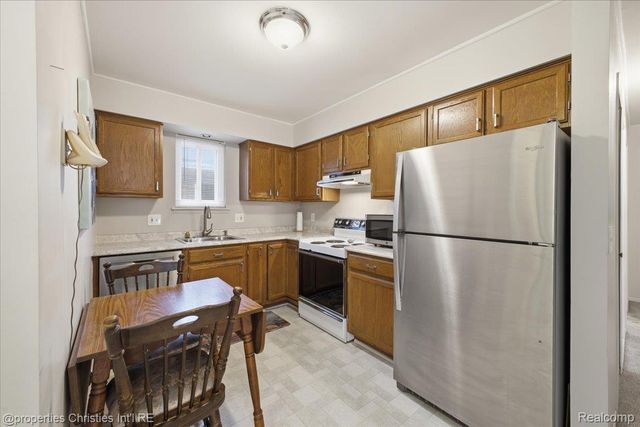 24289 Dale Avenue, Eastpointe, MI 48021