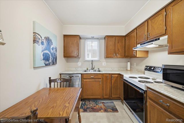 24289 Dale Avenue, Eastpointe, MI 48021