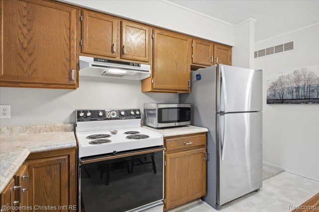 24289 Dale Avenue, Eastpointe, MI 48021