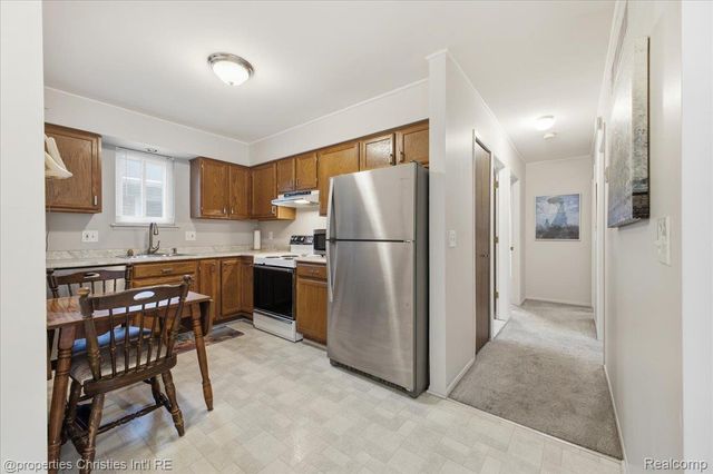 24289 Dale Avenue, Eastpointe, MI 48021