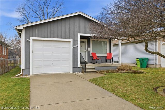 24289 Dale Avenue, Eastpointe, MI 48021