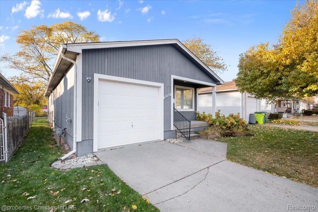 24289 Dale Avenue, Eastpointe, MI 48021