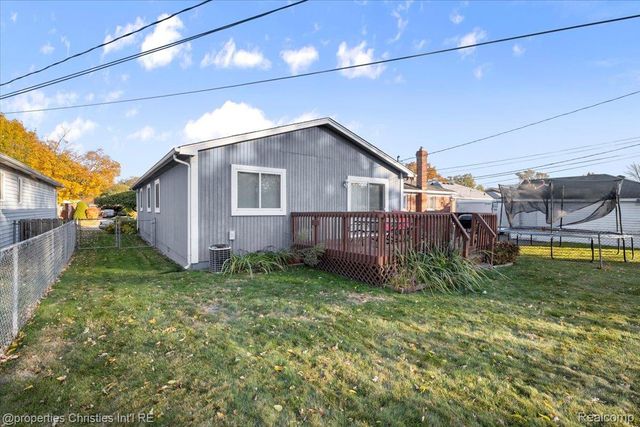 24289 Dale Avenue, Eastpointe, MI 48021