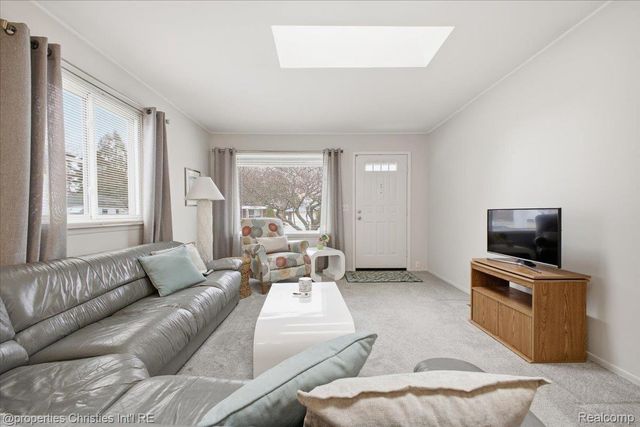 24289 Dale Avenue, Eastpointe, MI 48021