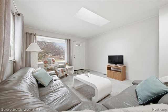 24289 Dale Avenue, Eastpointe, MI 48021