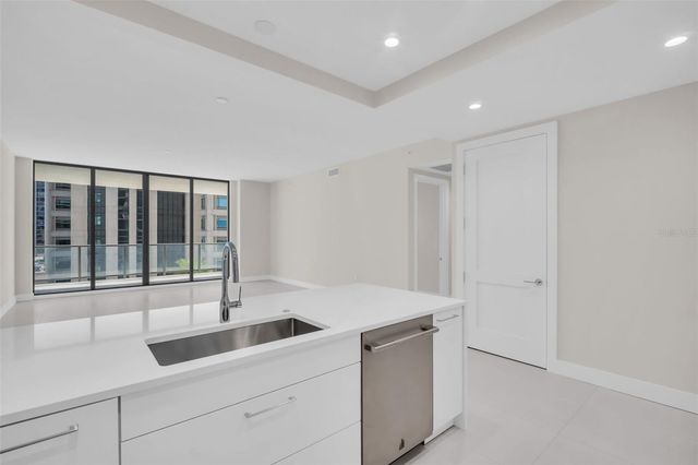 275 1ST AVENUE S 1104, St Petersburg, FL 33701