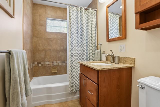 906 E Detroit Avenue, Indianola, IA 50125