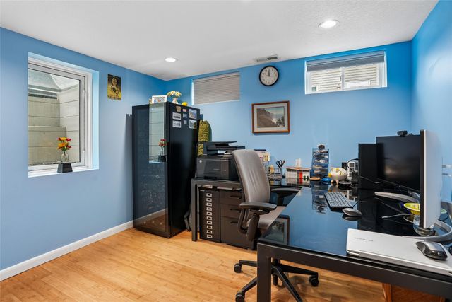 906 E Detroit Avenue, Indianola, IA 50125