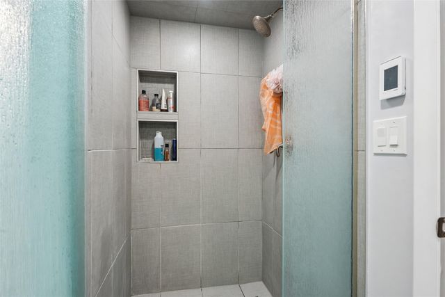 906 E Detroit Avenue, Indianola, IA 50125