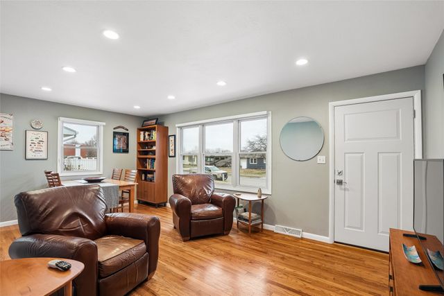 906 E Detroit Avenue, Indianola, IA 50125