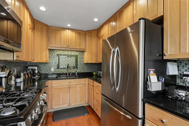 906 E Detroit Avenue, Indianola, IA 50125