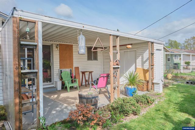 1740 Vanderbeck Ln, Woodburn, OR 97071