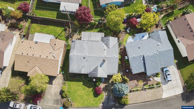 1740 Vanderbeck Ln, Woodburn, OR 97071