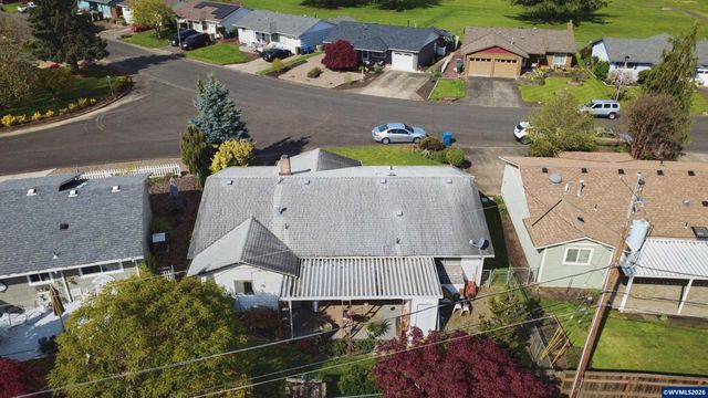 1740 Vanderbeck Ln, Woodburn, OR 97071