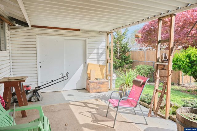 1740 Vanderbeck Ln, Woodburn, OR 97071