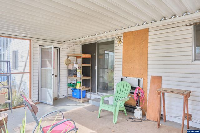 1740 Vanderbeck Ln, Woodburn, OR 97071