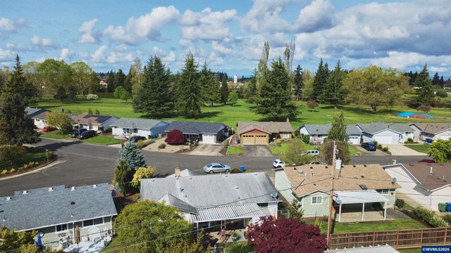 1740 Vanderbeck Ln, Woodburn, OR 97071