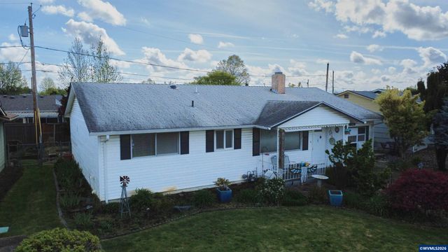 1740 Vanderbeck Ln, Woodburn, OR 97071