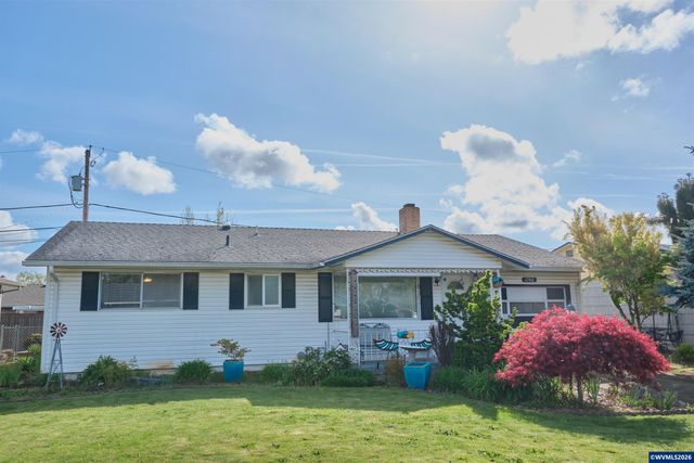 1740 Vanderbeck Ln, Woodburn, OR 97071