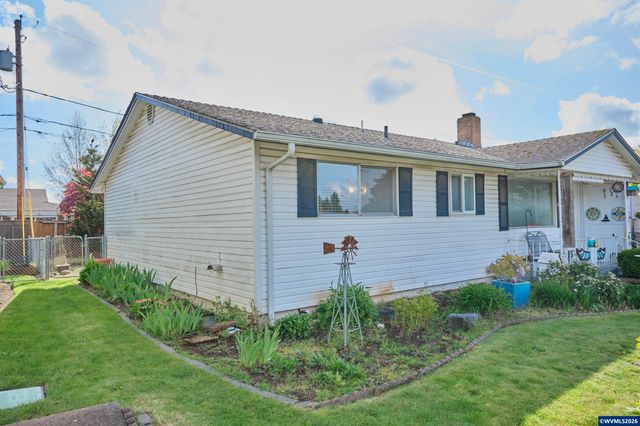 1740 Vanderbeck Ln, Woodburn, OR 97071