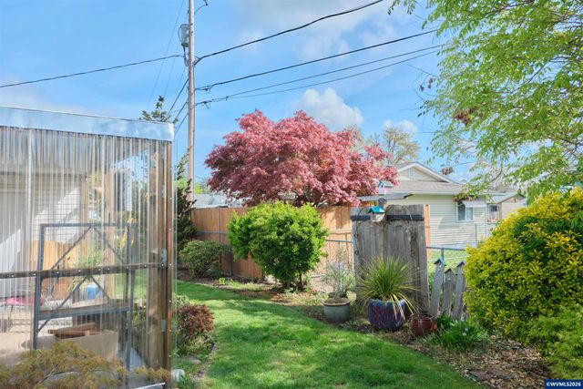 1740 Vanderbeck Ln, Woodburn, OR 97071