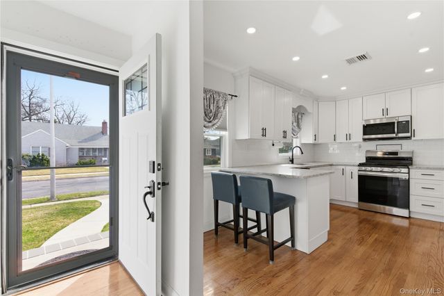 111 Shepherd Street, Rockville Centre, NY 11570