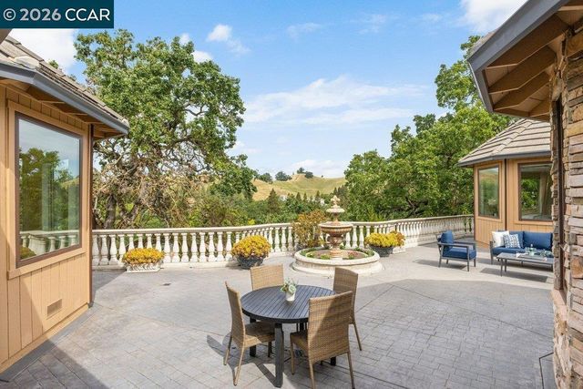 1311 Laverock Ln, Alamo, CA 94507