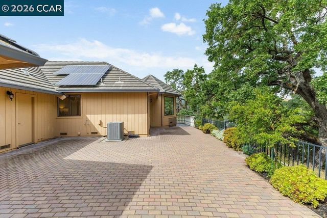 1311 Laverock Ln, Alamo, CA 94507