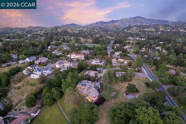 1311 Laverock Ln, Alamo, CA 94507