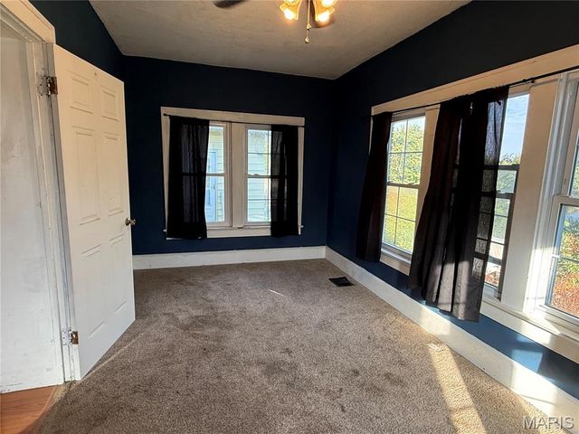 1414 Paris Avenue, Hannibal, MO 63401