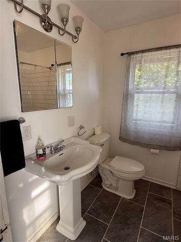 1414 Paris Avenue, Hannibal, MO 63401