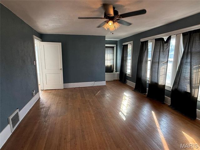 1414 Paris Avenue, Hannibal, MO 63401