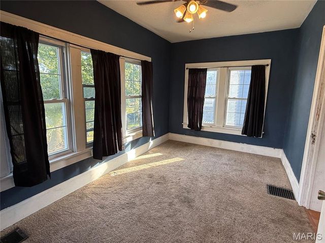 1414 Paris Avenue, Hannibal, MO 63401