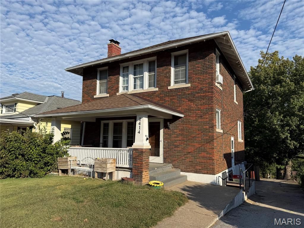1414 Paris Avenue, Hannibal, MO 63401